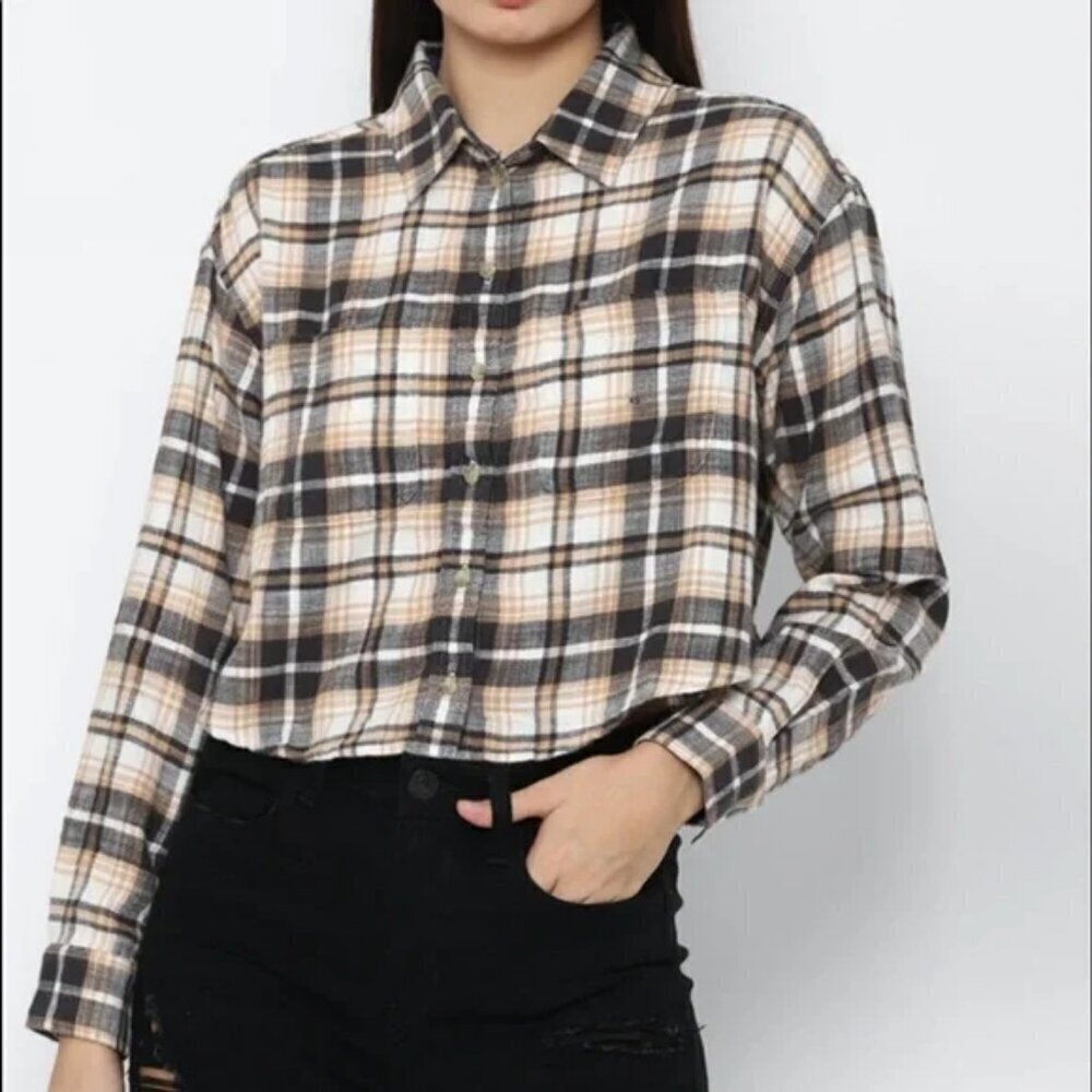 American Eagle Size XS Creamy Tan, Black & White Plaid Short/Cropped Flannel Top